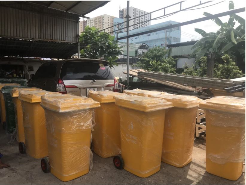 Cung cấp 200 thùng rác nhựa composite 240L KCN Vĩnh Lộc