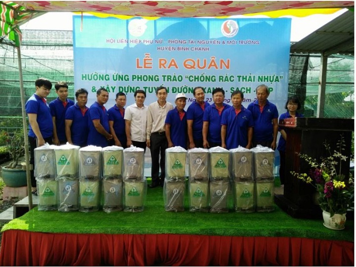 Cung cấp 6.000 thùng phân loại rác cho các xã trên địa bàn huyện Bình Chánh