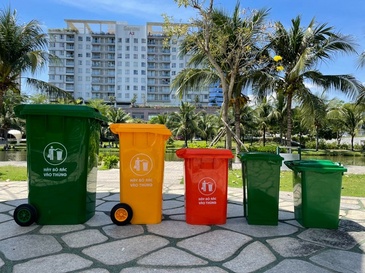 Kinh nghiệm lựa chọn thùng rác nhựa cho các khu công cộng.