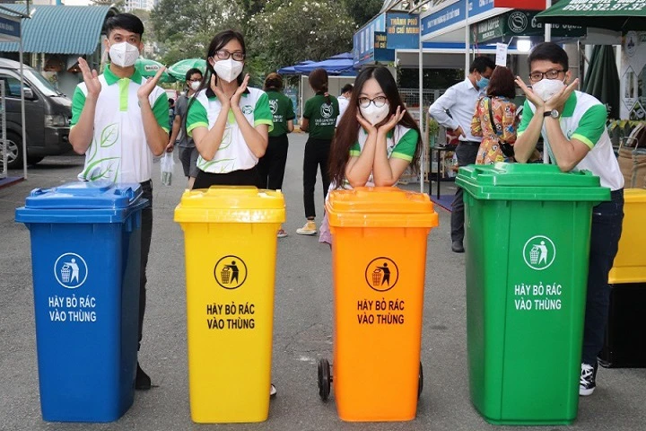 Các loại thùng rác nhựa HDPE 240 lít