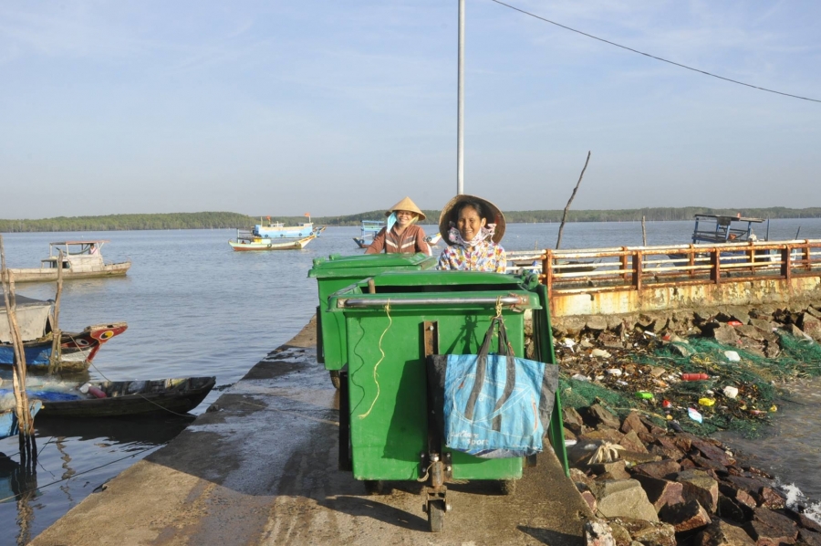 Thực trạng phân loại, thu gom, vận chuyển, xử lý chất thải rắn sinh hoạt và giải pháp tăng cường quản lý dựa vào cộng đồng.