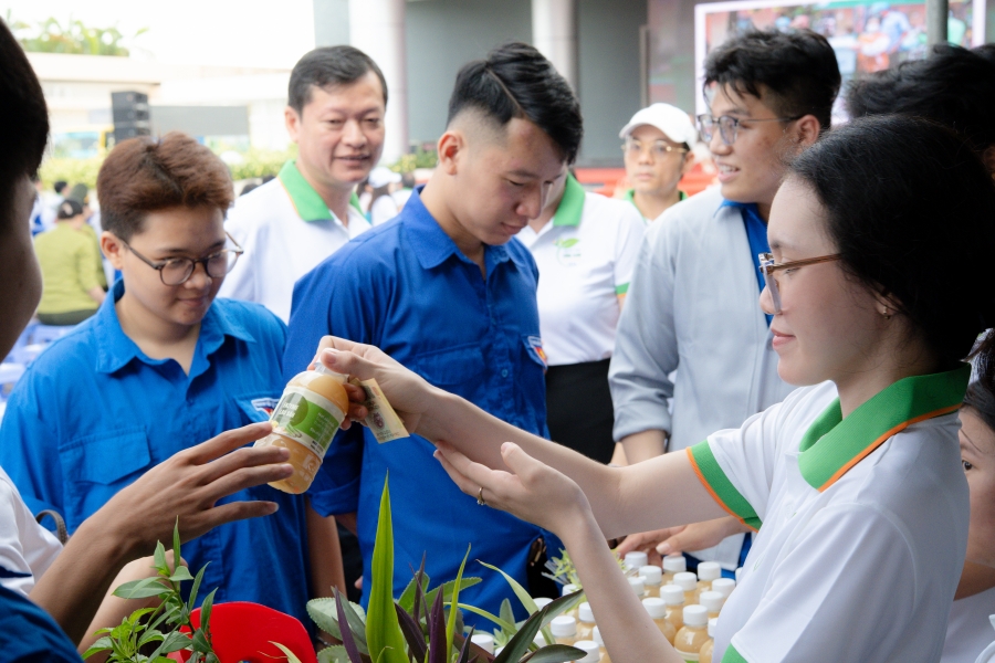 ĐỊNH HƯỚNG XÂY DỰNG SỰ KIỆN NGÀY HỘI SỐNG XANH CÓ CHIỀU SÂU, TẠO THAY ĐỔI HÀNH VI MÔI TRƯỜNG