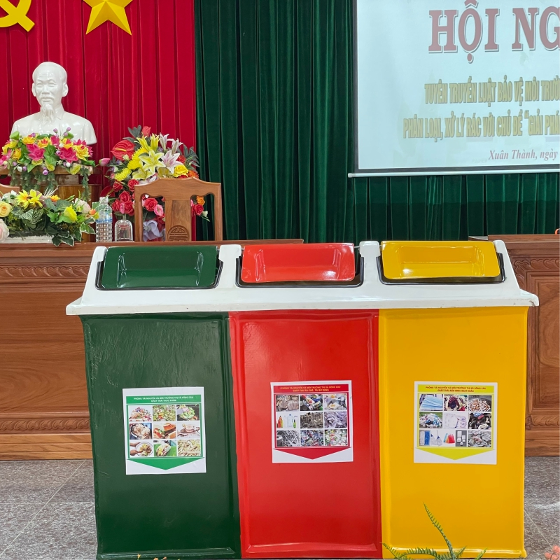 Thùng Rác 3 Ngăn Composite
