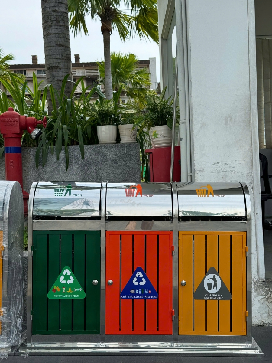 Thùng Rác Inox 3 Ngăn