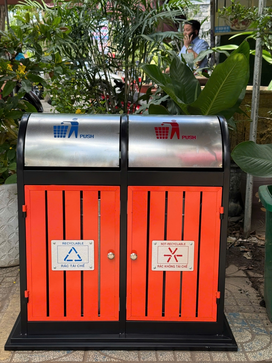 Thùng Phân Loại Rác 2 Ngăn Công Cộng