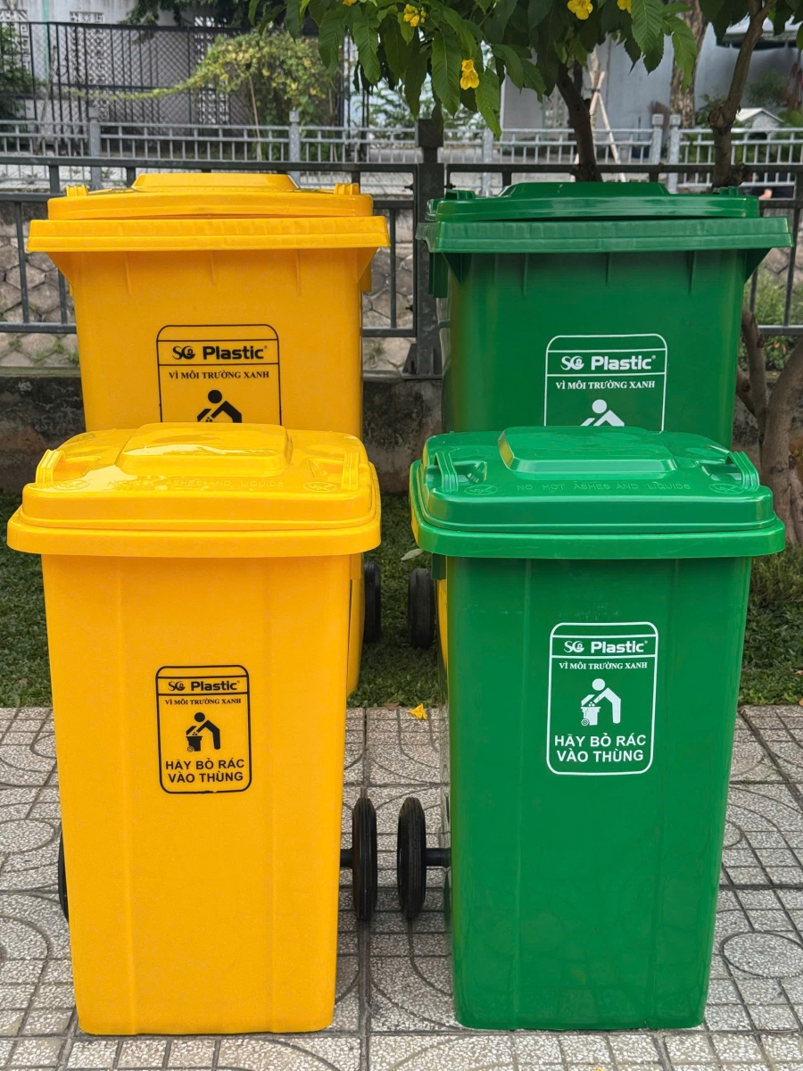 Thùng rác nhựa 100 lít nắp kín, bánh xe