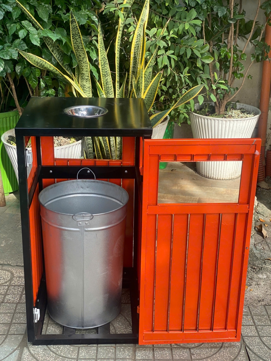 Thùng Rác Giả Gỗ Ngoài Trời Hình Vuông