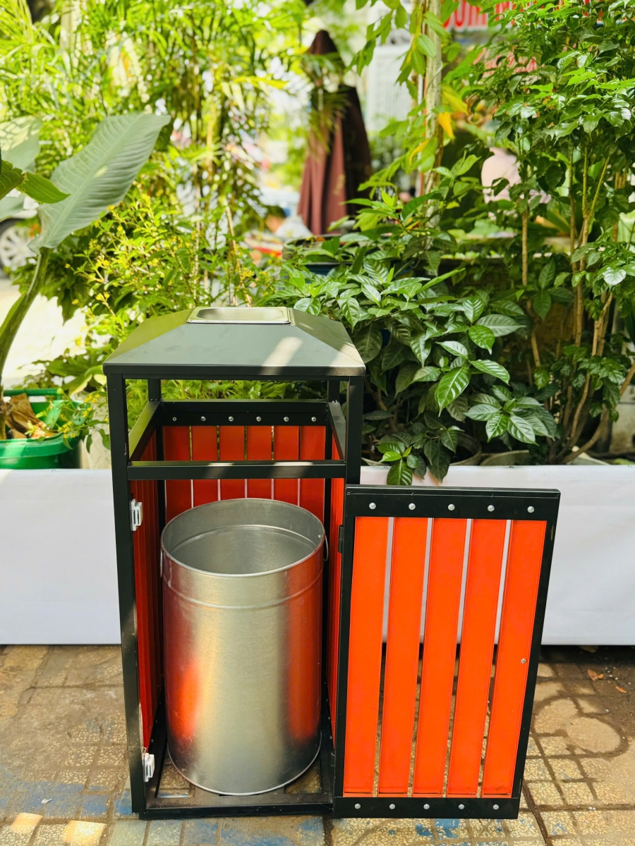 Thùng Giả Gỗ Ngoài Trời Đầu Dùi
