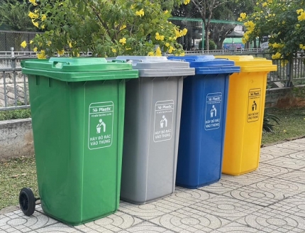 Nên chọn thùng rác nhựa ngoài trời loại nào cho dự án? 