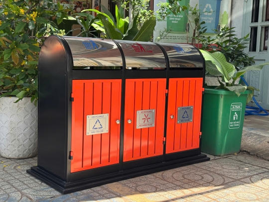 Thùng Rác Phân Loại 3 Ngăn